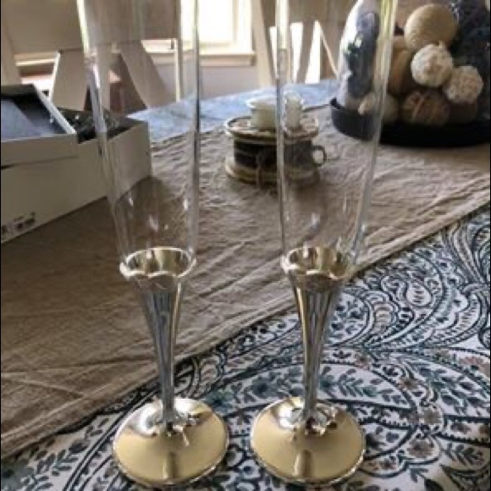 Vera Wang toasting glasses